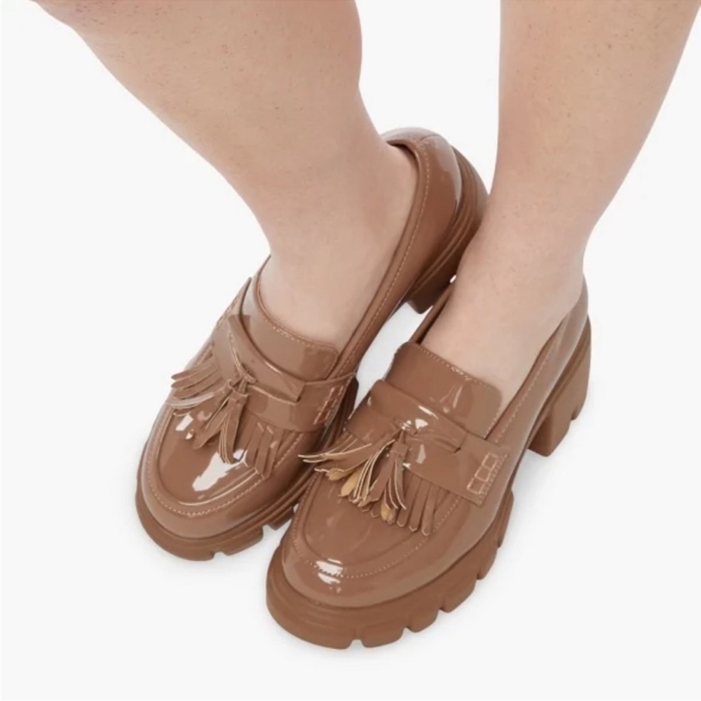 JUST FAB Chunky Heel Tassell Loafers TAN SIZE 9 
Preppy Avante Garde Classic